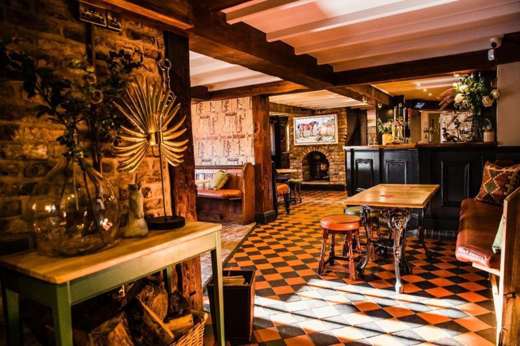 The Black Horse Inn Ґейнсборо Екстер'єр фото